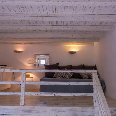 Vent D'est, Isterni, Paros בית נופש