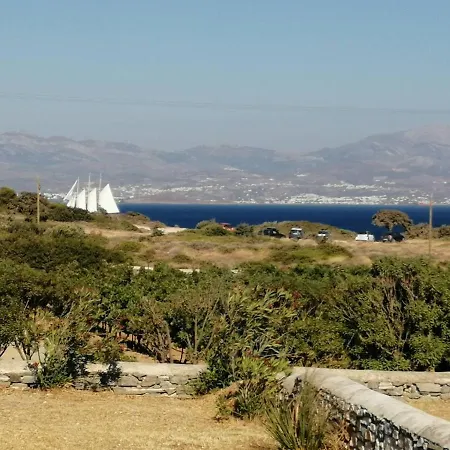Vent D'est, Isterni, Paros * Isterni (Paros)