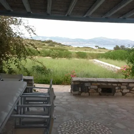 Vent D'est, Isterni, Paros * Isterni (Paros)