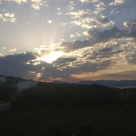 Vent D'est, Isterni, Paros بيت للعطل